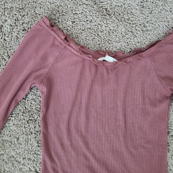 Ruched Lettuce-Trim Off-Shoulder Top - Picture 2 of 4